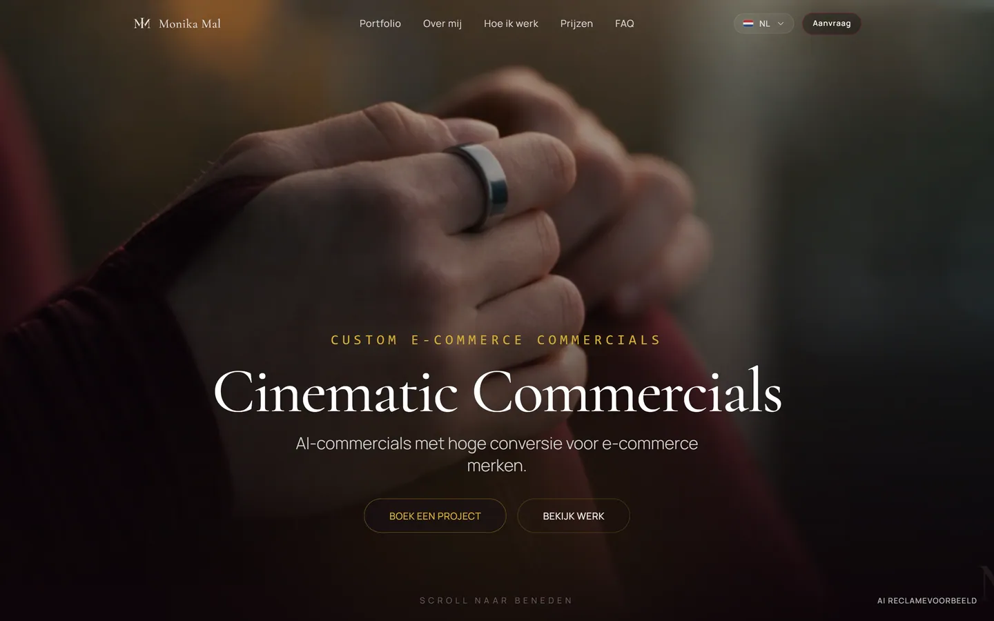 Screenshot van de Monika Mal Media homepage met de hero 'Cinematic Commercials', navigatie en call-to-action knoppen op een donkere, cinematografische achtergrond